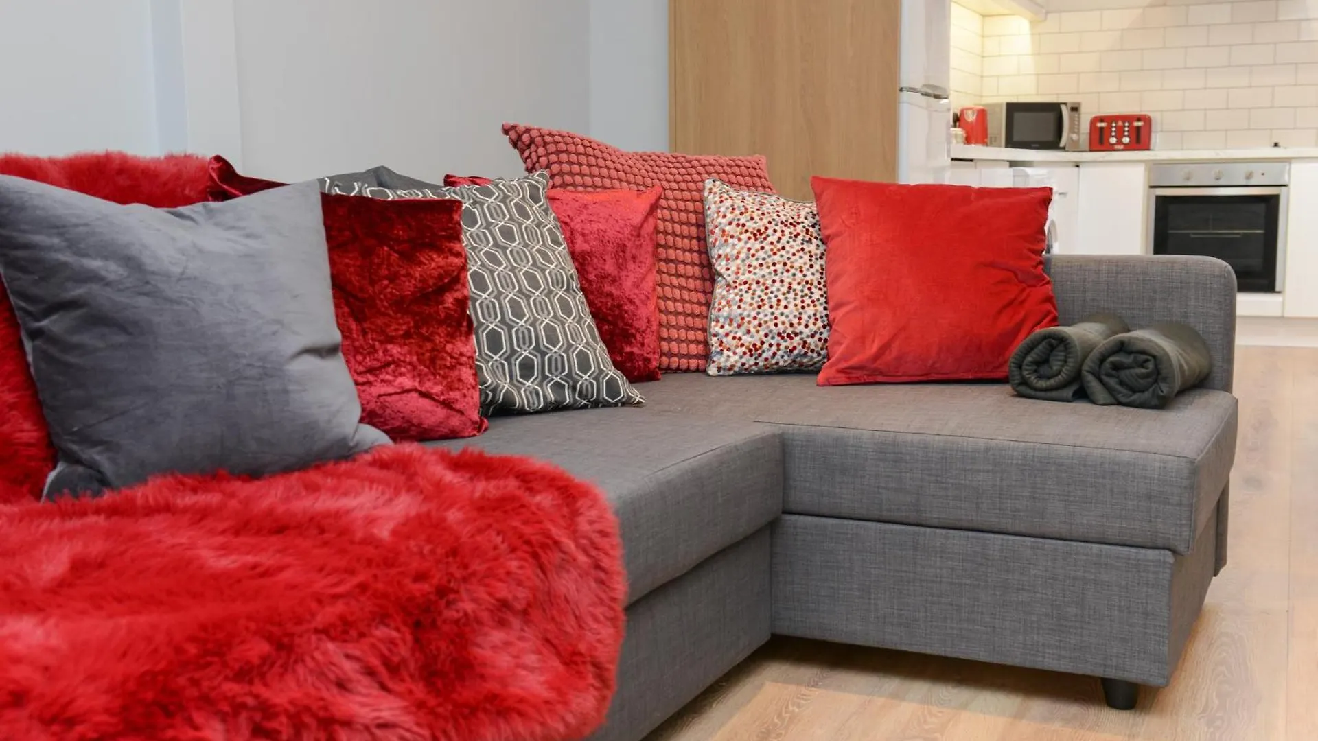 The Red Keep Fab Location - Two Bed - Two Bathrooms -Townhouse Galway